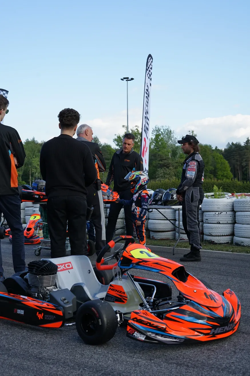 Motorsport to pasja, podróże, sesje coachingowe 
i wyjątkowe chwile.